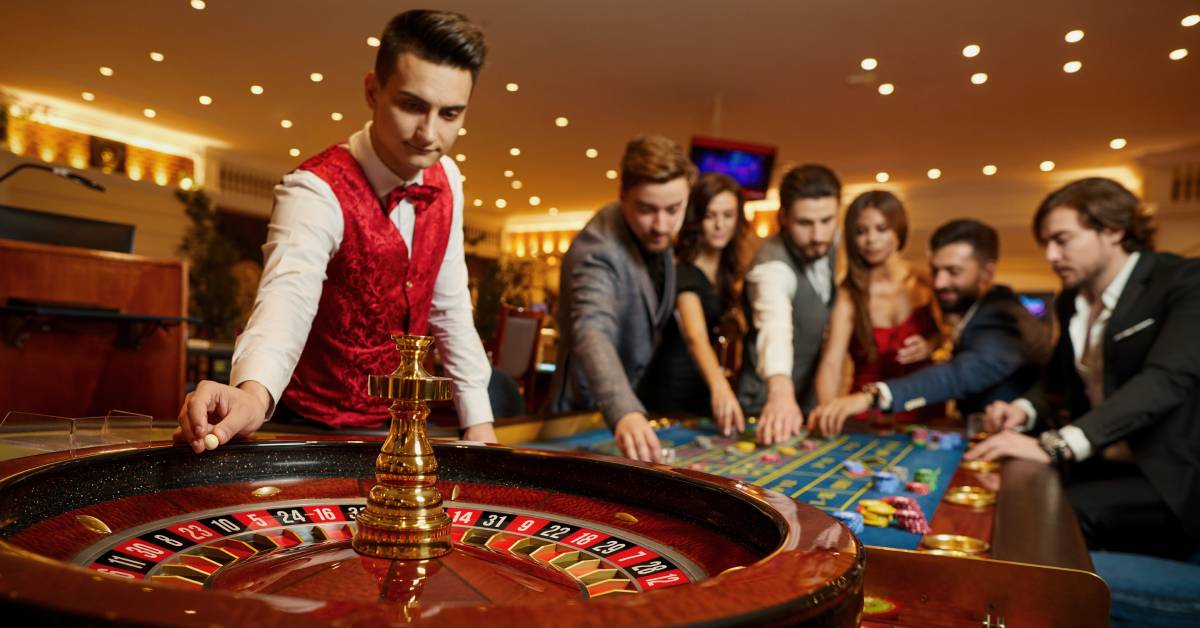 Unwritten Rules of Casino Etiquette: The Hidden Code of Conduct 1 CasinoSupply 319681 roulette wheel croupier